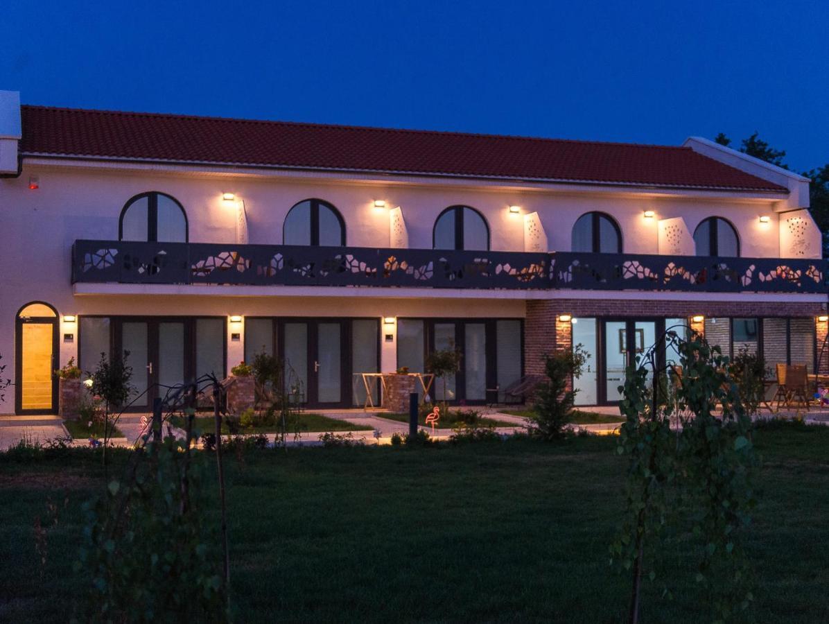 Boutique 23 Hotel Douăzeci şi Trei August Exterior foto