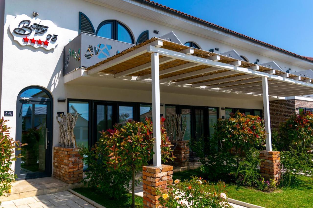 Boutique 23 Hotel Douăzeci şi Trei August Exterior foto