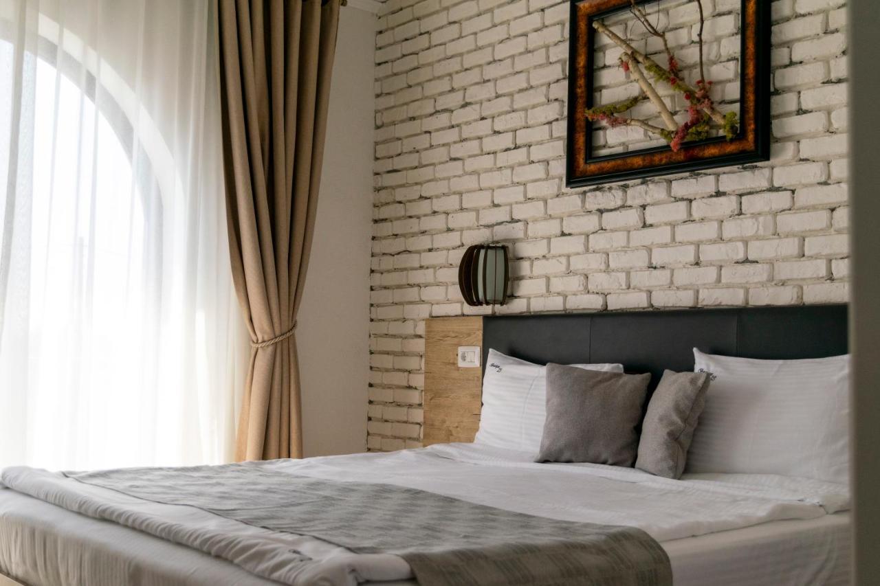 Boutique 23 Hotel Douăzeci şi Trei August Exterior foto