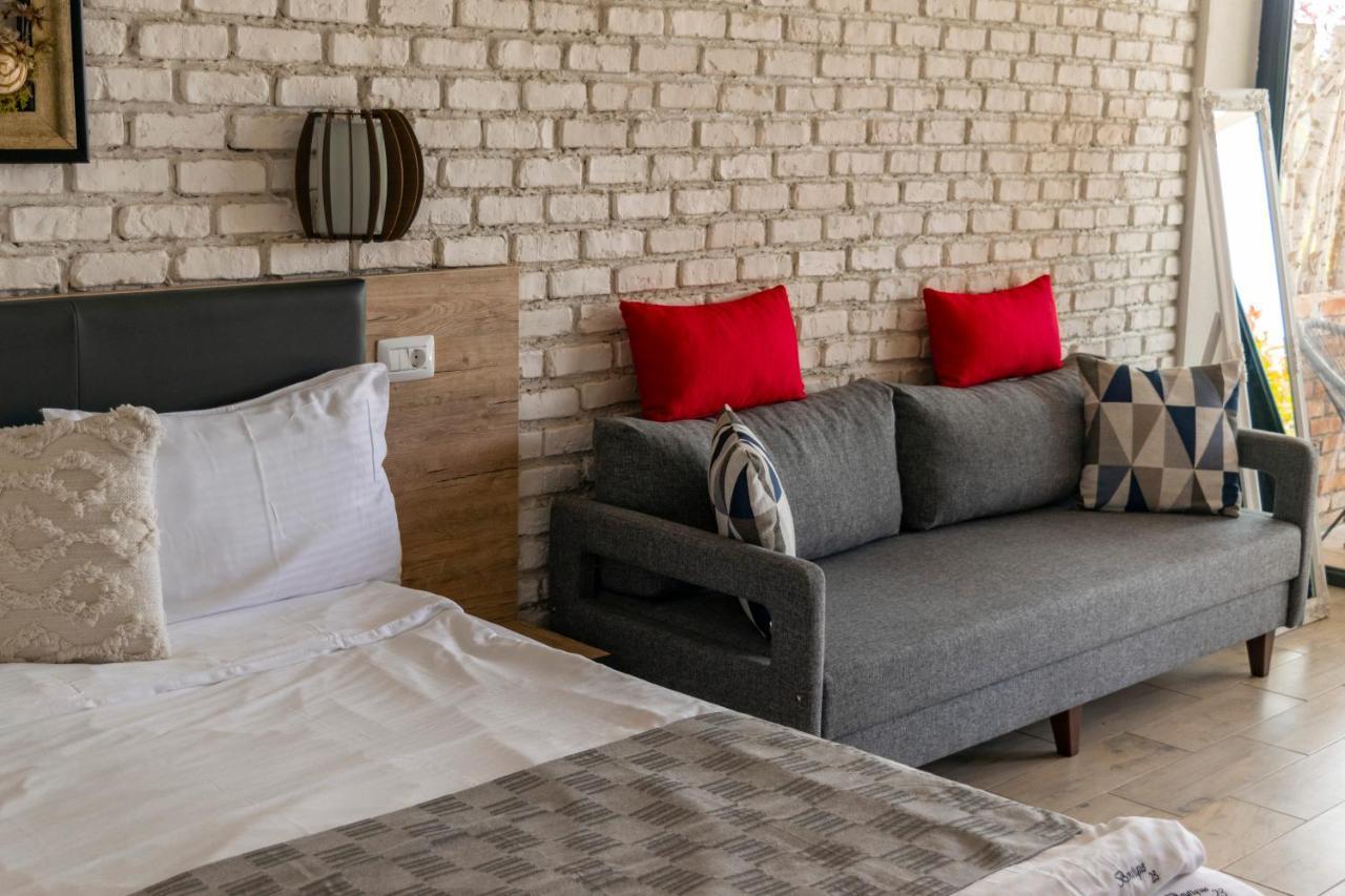 Boutique 23 Hotel Douăzeci şi Trei August Exterior foto